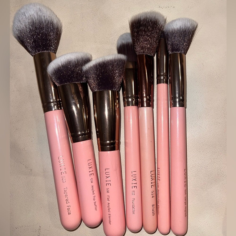 Luxie Makeup Brushes set SOLD